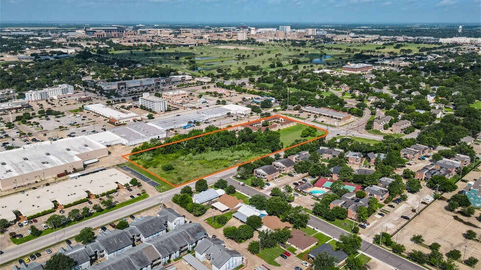 216 Dominik Dr, College Station, TX à vendre - Photo de l’immeuble – Image 3 sur 9