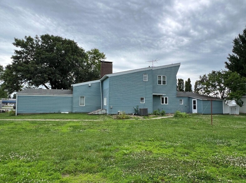 1826 Washington St, Pella, IA à vendre - Photo de l’immeuble – Image 3 sur 9
