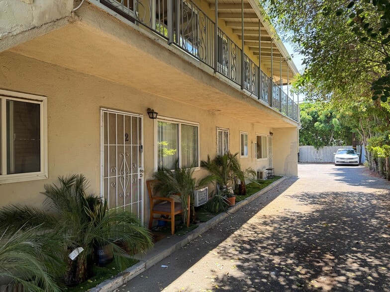 14310 Tiara St, Sherman Oaks, CA à vendre - Photo de l’immeuble – Image 2 sur 11