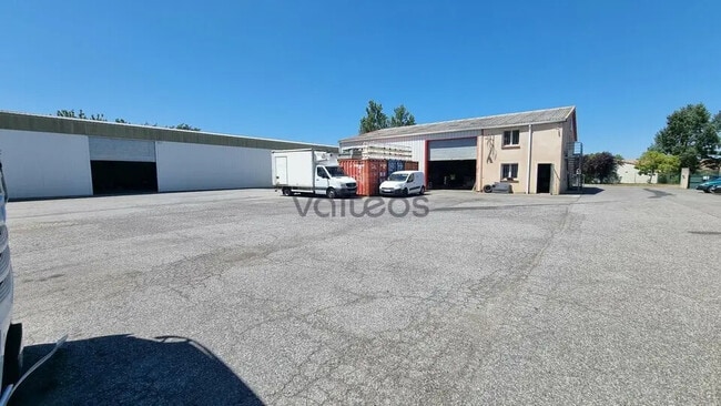 Plus de détails pour Local d’activités à vendre