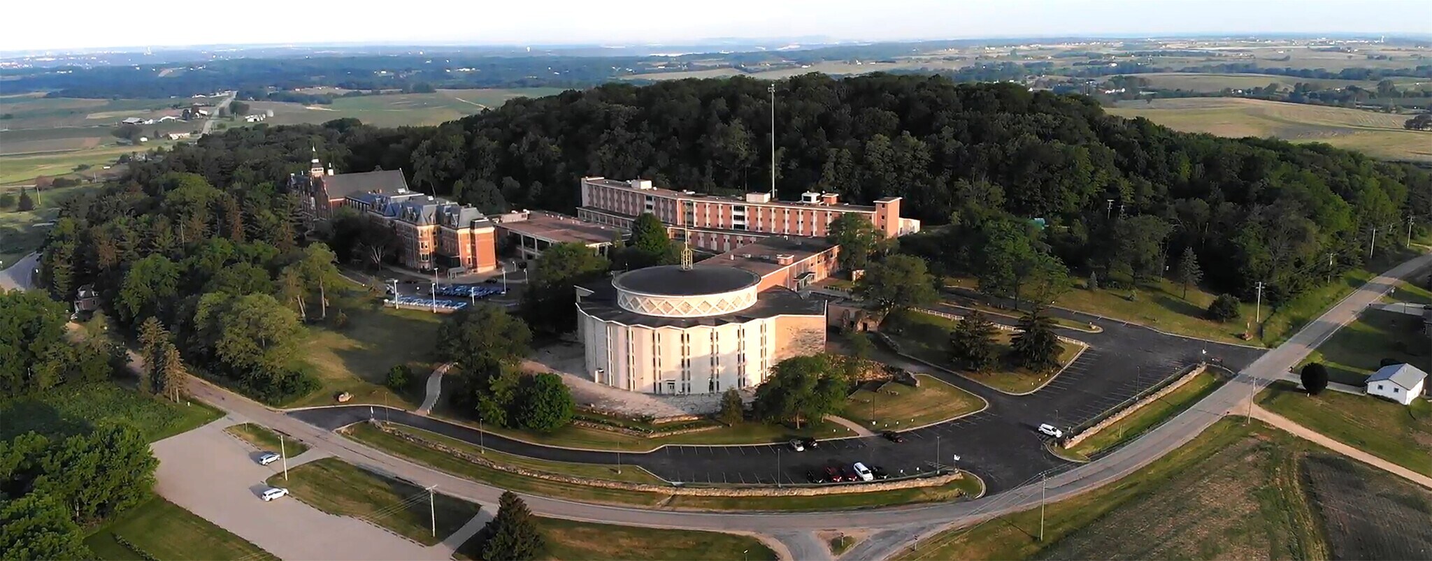 585 County Road Z, Sinsinawa, WI à vendre Photo de l’immeuble– Image 1 sur 18