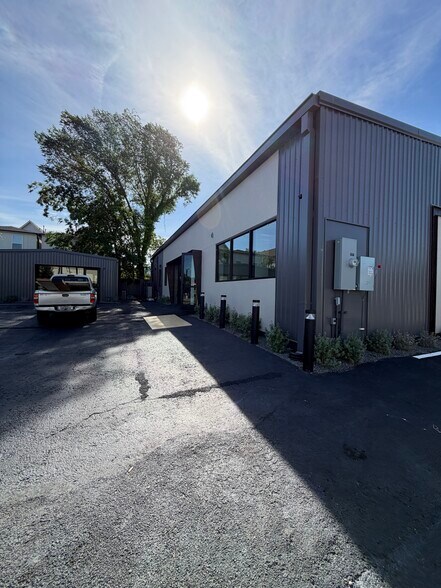 1516 N Durham Dr, Houston, TX à louer - Photo de l’immeuble – Image 1 sur 2