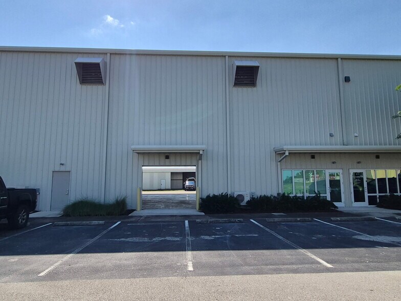 5-13 Crosley Ln, Sebring, FL à louer - Photo principale – Image 1 sur 9