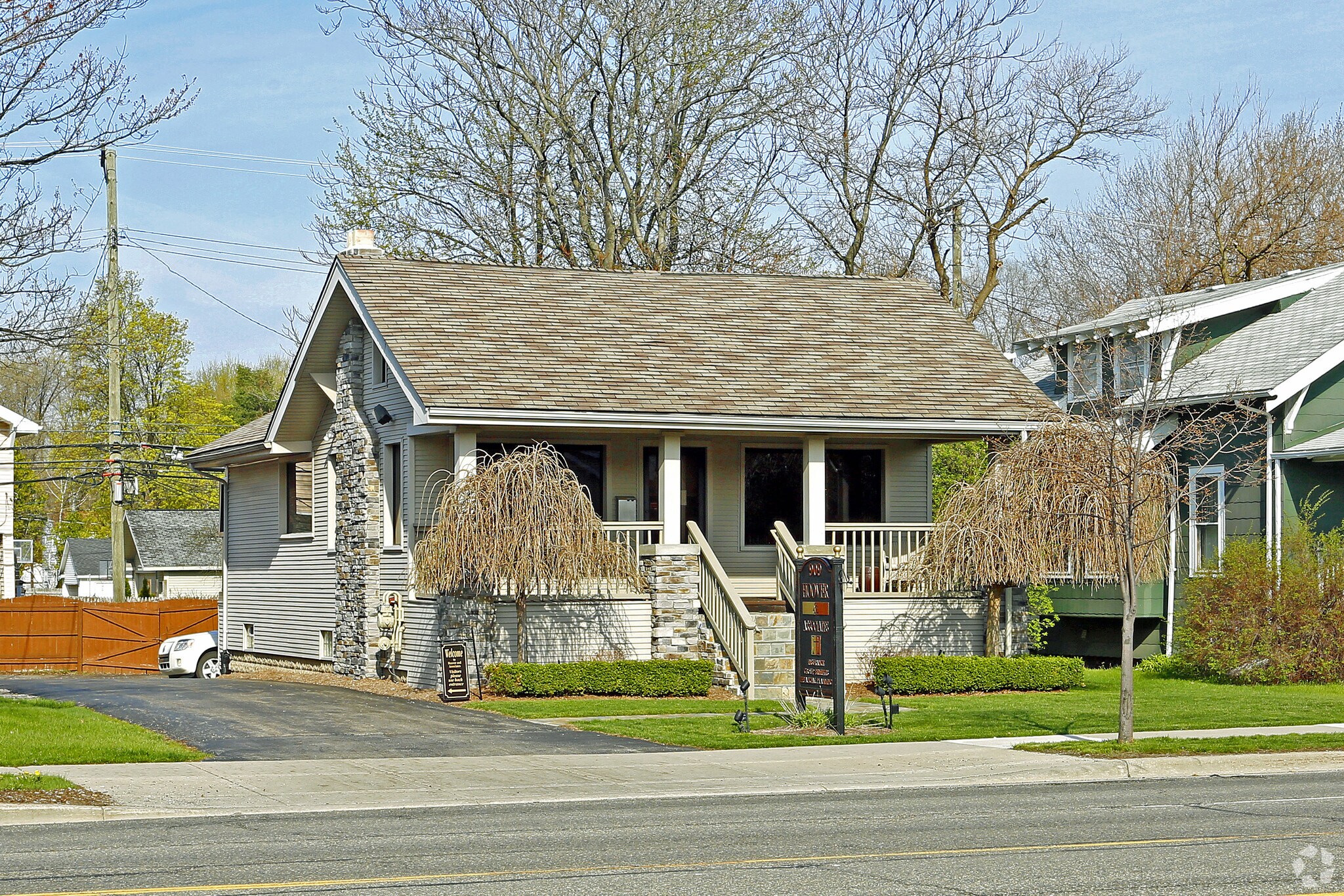 909 N Main St, Royal Oak, MI à louer Photo principale– Image 1 sur 35