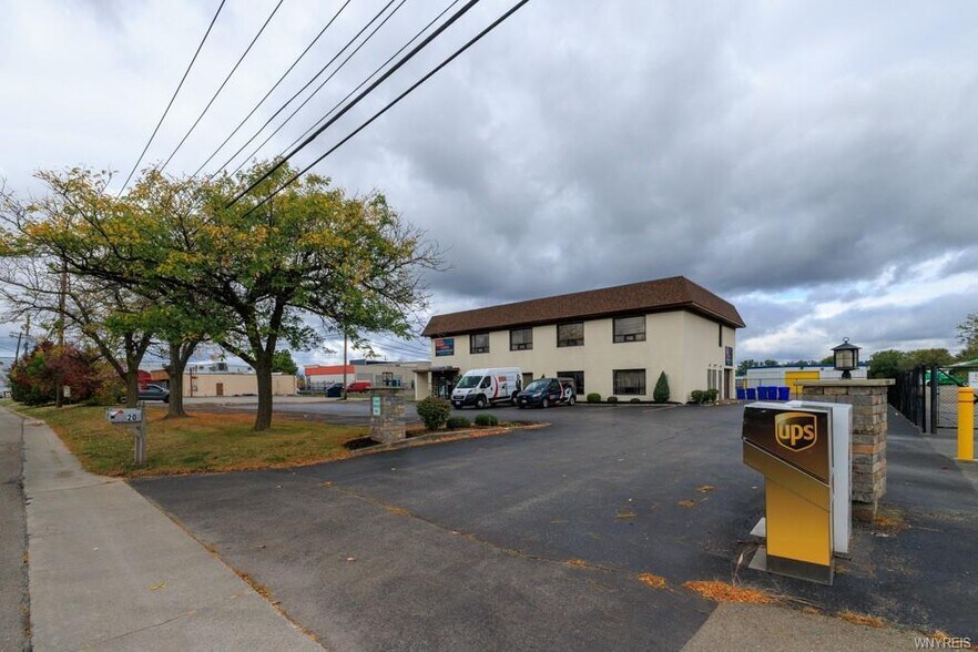 20 N America Dr, West Seneca, NY à vendre - Photo de l’immeuble – Image 3 sur 15