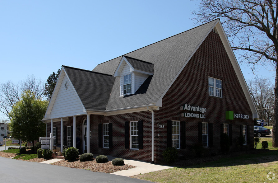 288 East St, Pittsboro, NC à louer - Photo principale – Image 1 sur 3