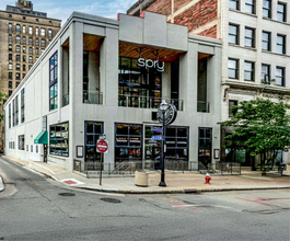 811 Prospect Ave E, Cleveland, OH à louer Photo de l’immeuble– Image 1 sur 10