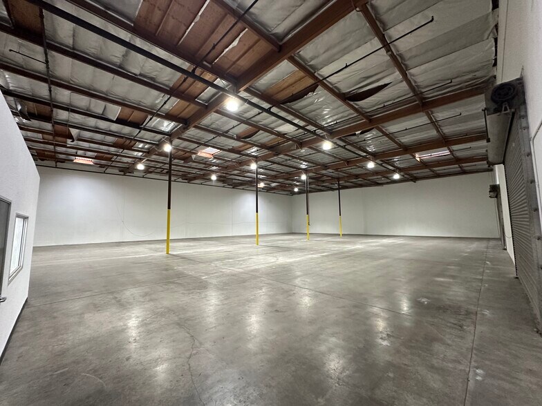 2707-2751 S Alameda St, Los Angeles, CA à louer - Photo de l’immeuble – Image 3 sur 9