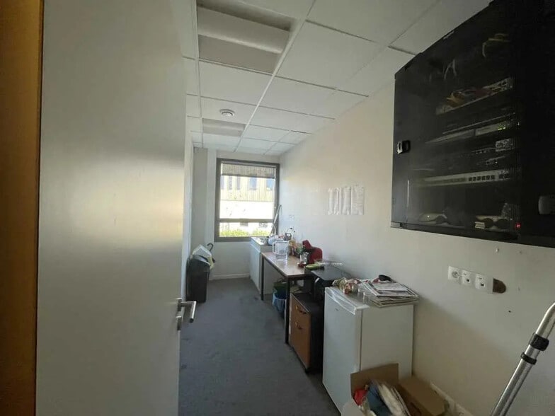 Local d’activités dans Isneauville à louer - Photo intérieure – Image 3 sur 8