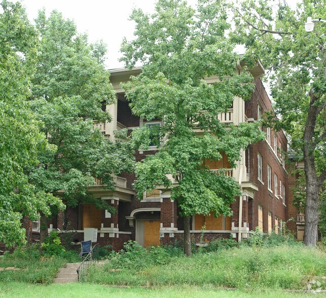 630 SW Taylor St, Topeka, KS à vendre - Photo de l’immeuble – Image 2 sur 6