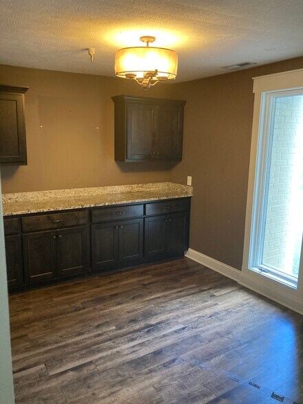 627 Eastwood St, Bowling Green, KY à louer - Photo de l’immeuble – Image 3 sur 22