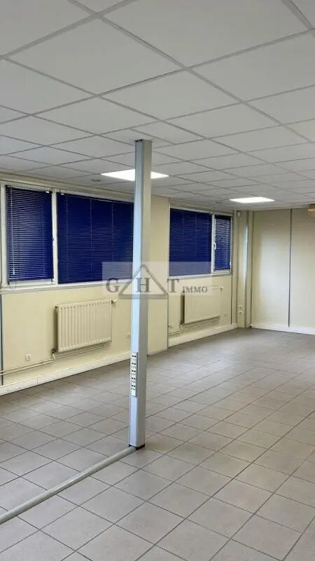 Bureau dans Saint-Thibault-des-Vignes à louer Photo de l’immeuble– Image 1 sur 16