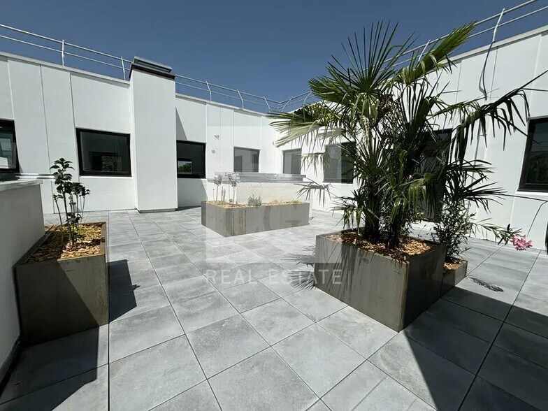 1 Rue Des Vergers, Limonest à louer - Photo de l’immeuble – Image 3 sur 12