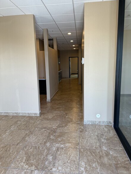 8249-8251 W Thunderbird Rd, Peoria, AZ à louer - Photo intérieure – Image 3 sur 15