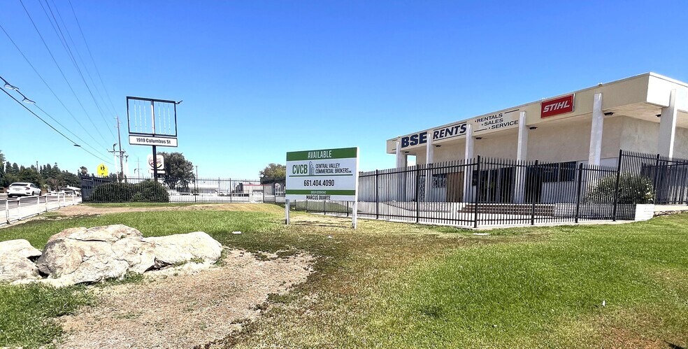 1919 Columbus St, Bakersfield, CA à vendre - Photo de l’immeuble – Image 1 sur 11