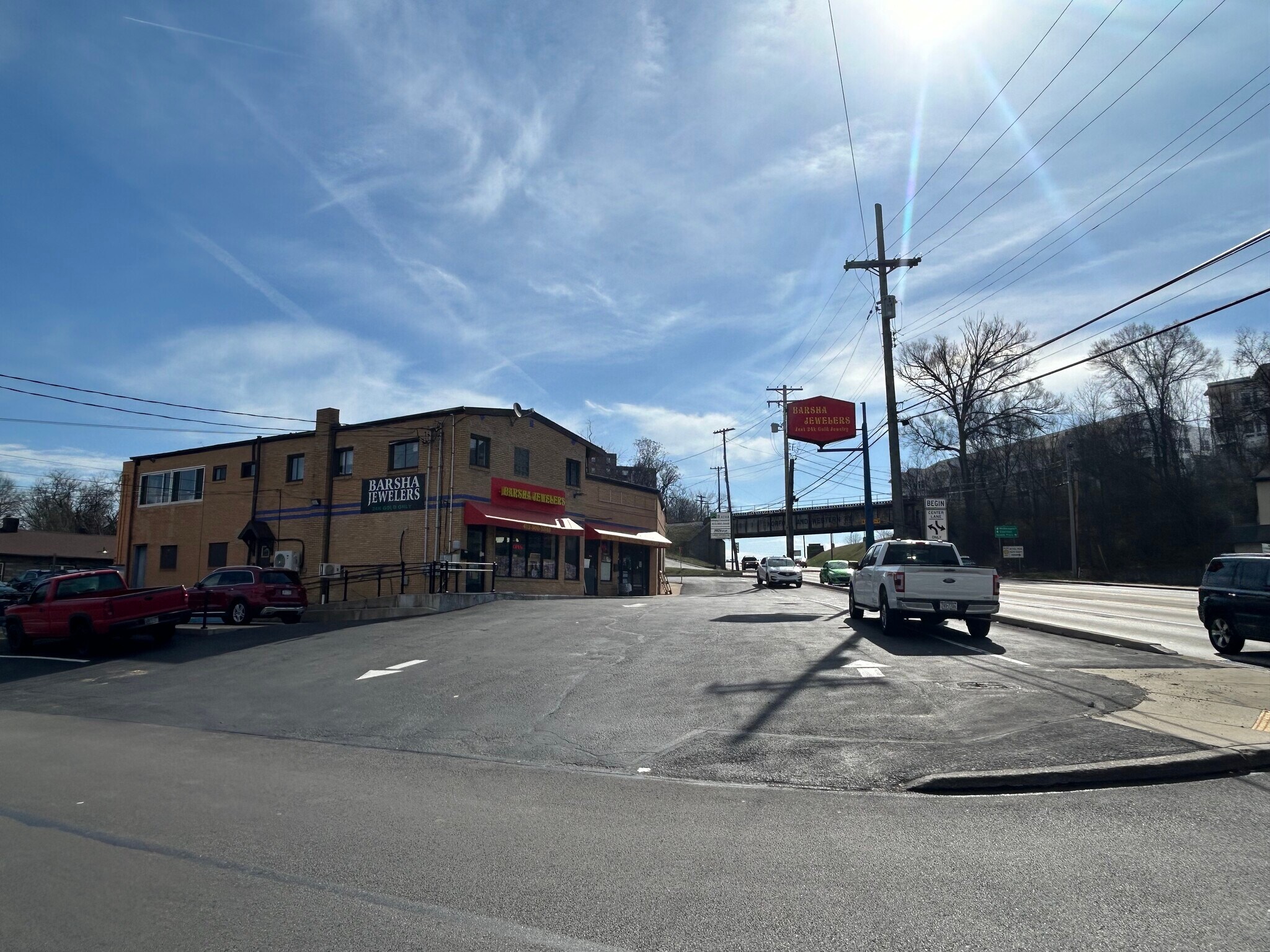 5 Unit Mixed-Use Investment portefeuille de 2 biens à vendre sur LoopNet.fr Photo principale– Image 1 sur 6