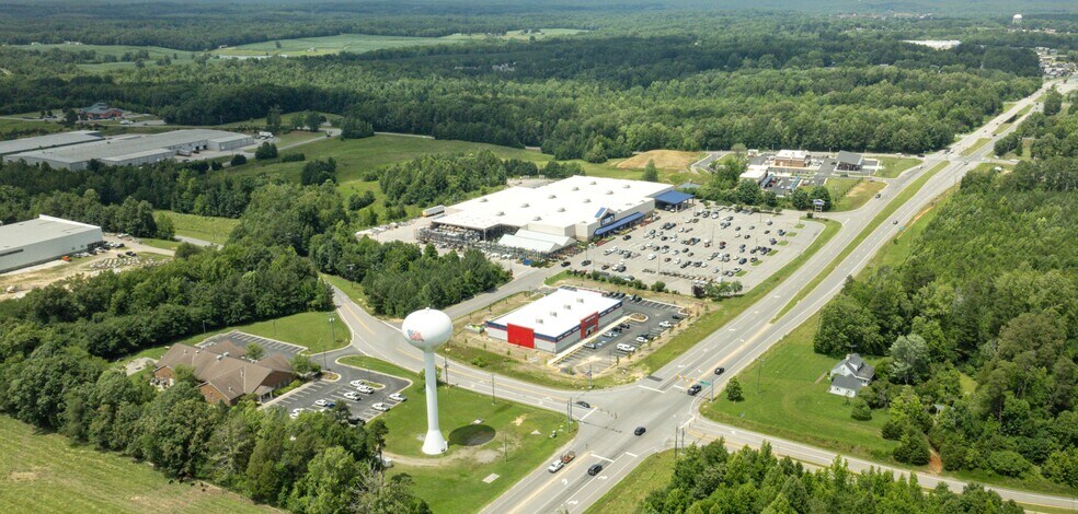 95 Dominion Dr, Farmville, VA à vendre - Photo de l’immeuble – Image 2 sur 6
