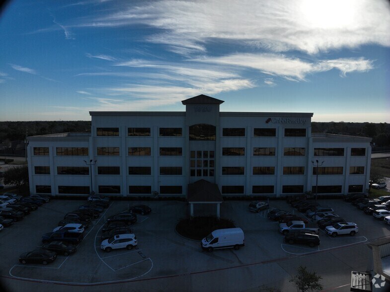 1920 Country Place Pky, Pearland, TX à louer – Image 2 sur 20