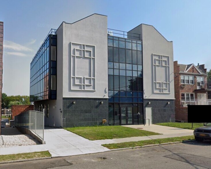 8810 Avenue J, Brooklyn, NY à louer - Photo de l’immeuble – Image 2 sur 28