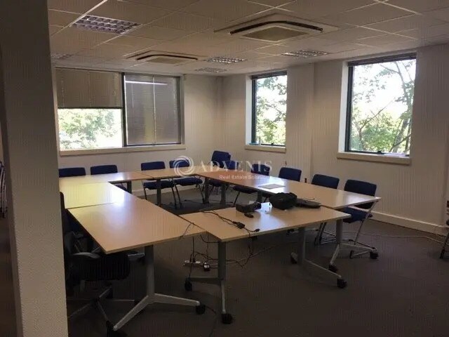 Bureau dans Saint-Germain-en-Laye à louer - Photo de l’immeuble – Image 3 sur 12