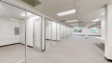225 W Hospitality Ln, San Bernardino, CA à louer Numérisation 3D Matterport– Image 1 sur 6