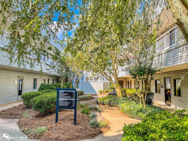 6667 Vernon Woods Dr, Atlanta, GA à louer - Photo de l’immeuble – Image 2 sur 15