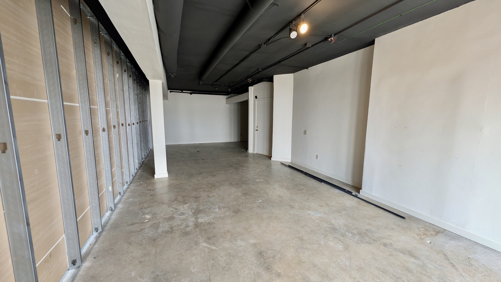4000-4016 Shoreline Dr, Spring Park, Spring Park, MN à louer Photo de la construction– Image 1 sur 2