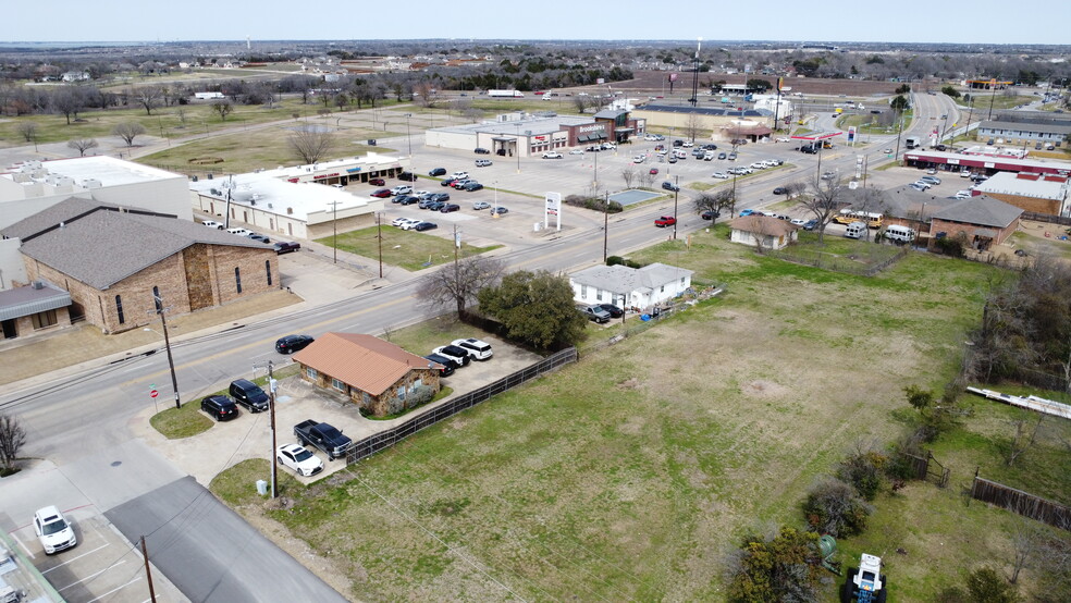 512 Pinson Rd, Forney, TX à louer - Photo de l’immeuble – Image 2 sur 12