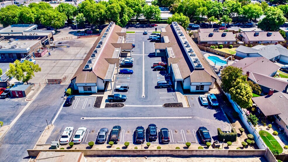 2125 Wylie Dr, Modesto, CA à vendre - Photo de l’immeuble – Image 3 sur 29
