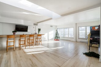 2219-2229 St Bélanger, Montréal, QC à louer Photo intérieure– Image 2 sur 13