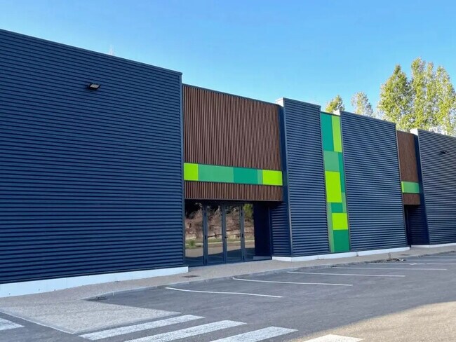 Plus de détails pour Local commercial à louer