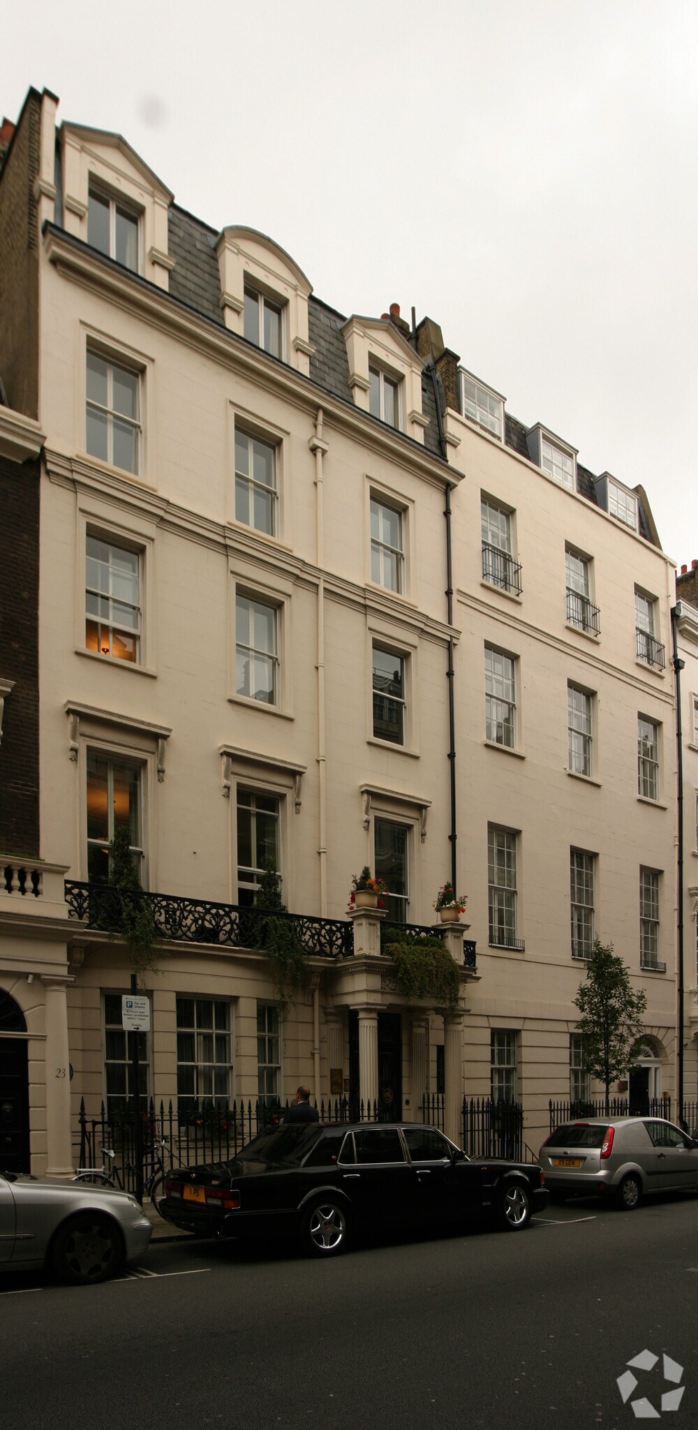 22 Upper Brook St, Londres à louer Photo de l’immeuble– Image 1 sur 10