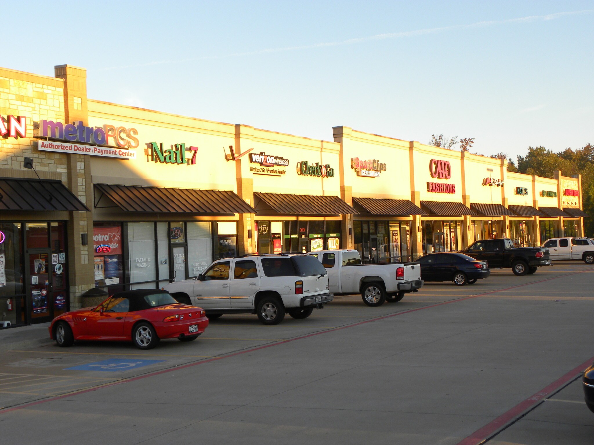 3222 S Main St, Lindale, TX à louer Photo principale– Image 1 sur 2