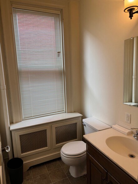 130-132 E Chestnut St, Lancaster, PA à louer - Photo de l’immeuble – Image 3 sur 11