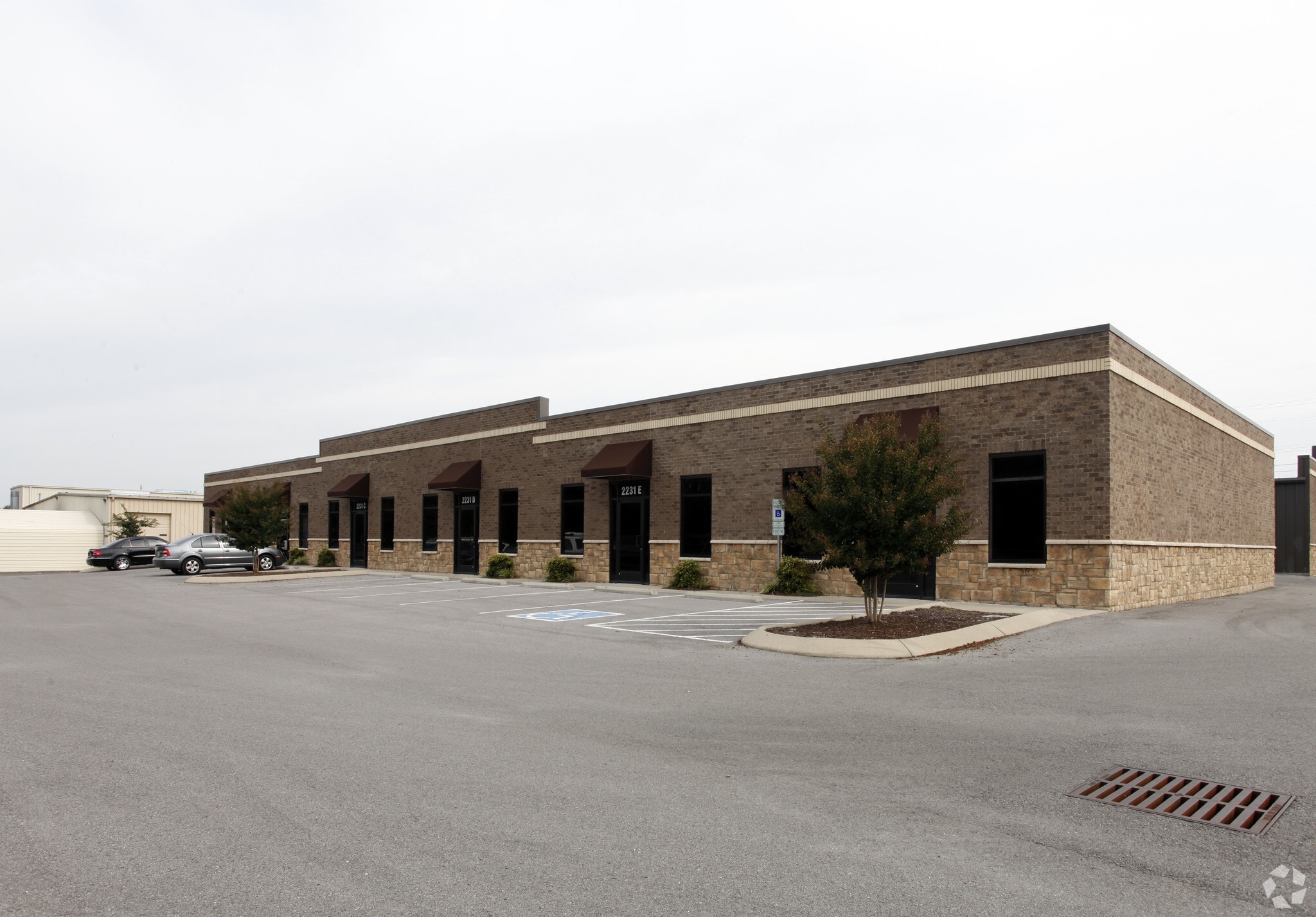 2231 NW Broad St, Murfreesboro, TN à louer Photo principale– Image 1 sur 40