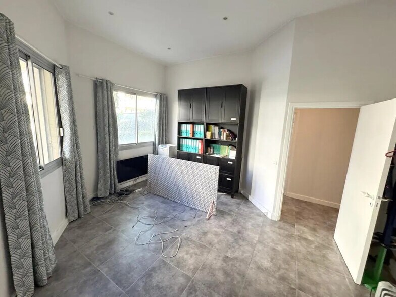 Bureau dans Versailles à louer - Photo intérieure – Image 3 sur 7