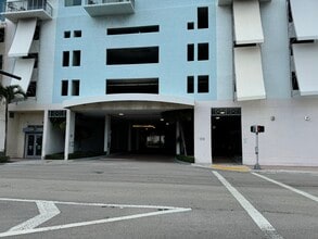 2100-2116 Hollywood Blvd, Hollywood, FL à louer Photo de l’immeuble– Image 2 sur 10