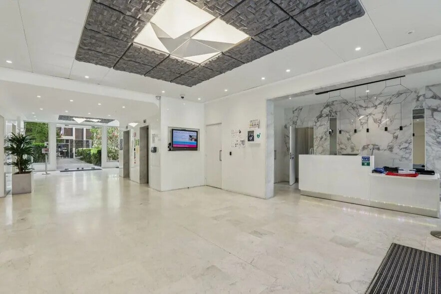 6-8 Rue Eugène Oudiné, Paris à louer - Photo de l’immeuble – Image 2 sur 9