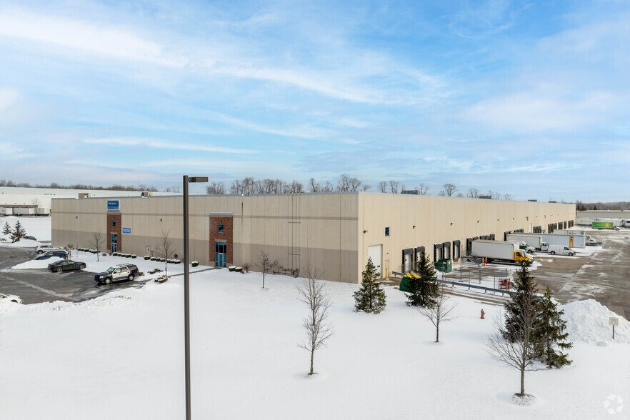 30310 Emerald Valley Pky, Glenwillow, OH à louer - Photo de l’immeuble – Image 3 sur 7