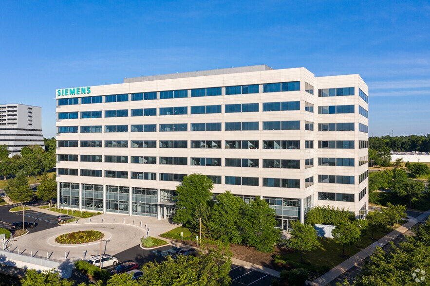170 Wood Ave S, Iselin, NJ à louer - Photo de l’immeuble – Image 1 sur 6