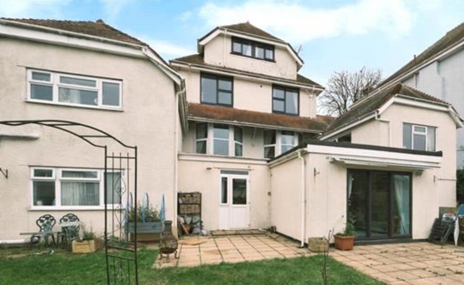 22 Bridge Rd, Torquay à vendre - Photo de l’immeuble – Image 3 sur 7