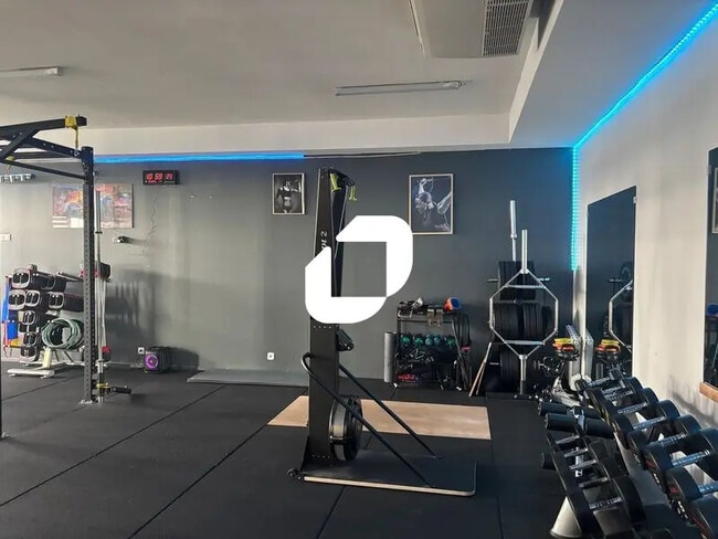 Plus de détails pour Bureau, Local d'activités à louer