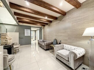 Plus de détails pour Local commercial à louer