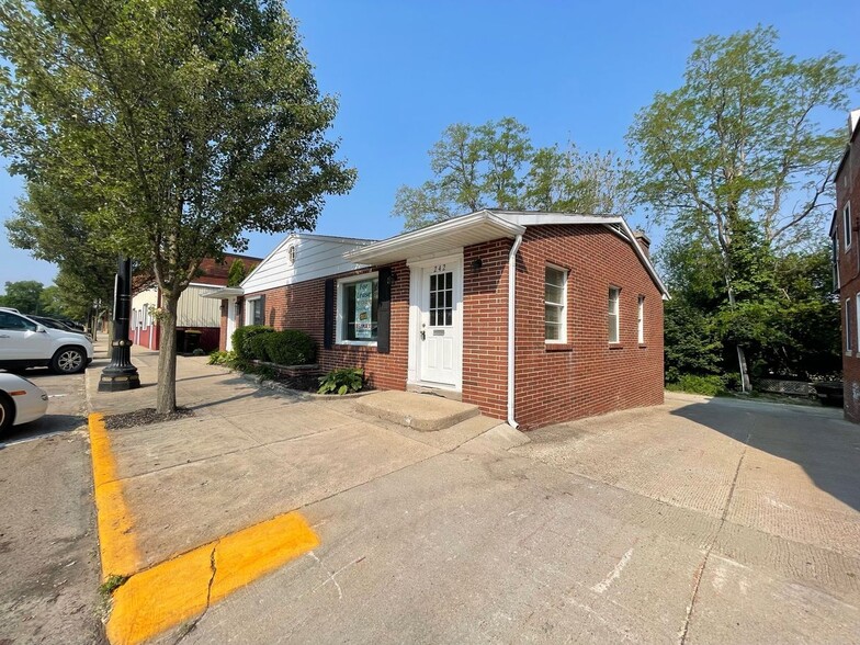 242 Kent St, Portland, MI à louer - Photo de l’immeuble – Image 2 sur 13