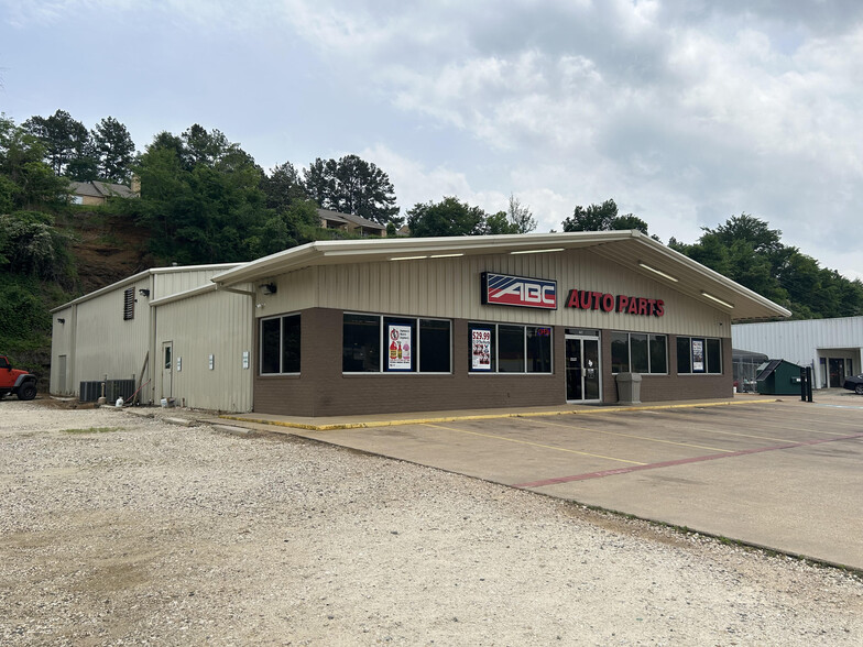 716 N University Dr, Nacogdoches, TX à louer - Photo de l’immeuble – Image 3 sur 5