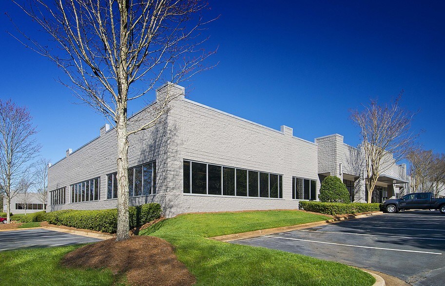 1750 Founders Pky, Alpharetta, GA à louer - Photo de l’immeuble – Image 3 sur 12