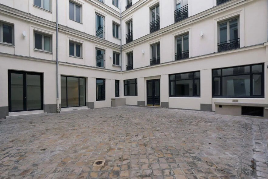 15 Rue De Milan, Paris à louer - Photo de l’immeuble – Image 1 sur 1