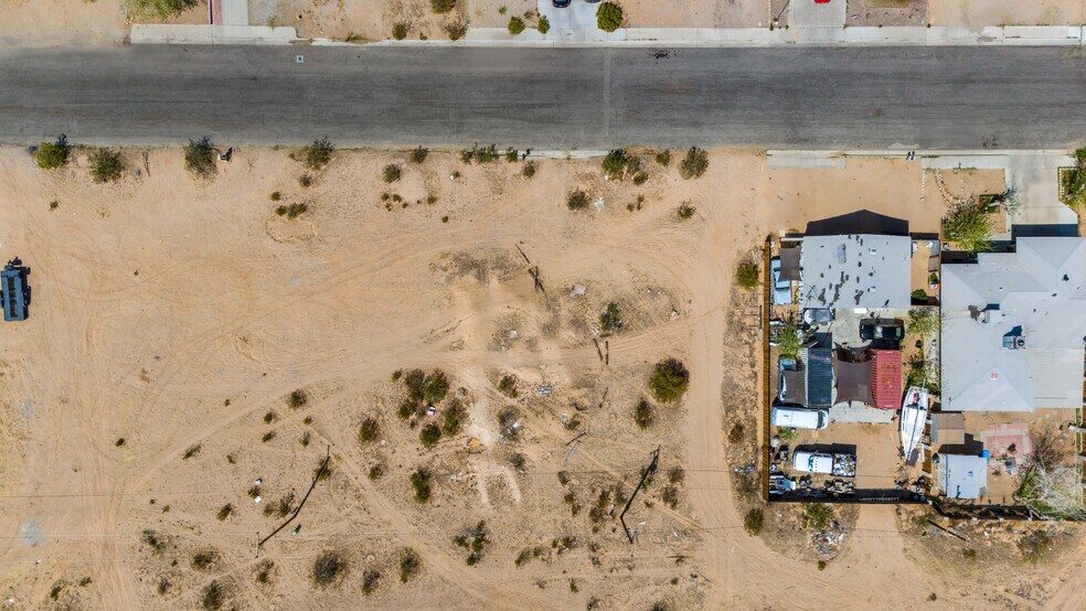 1341 W Coronado Ave, Ridgecrest, CA à vendre - Photo de l’immeuble – Image 2 sur 8