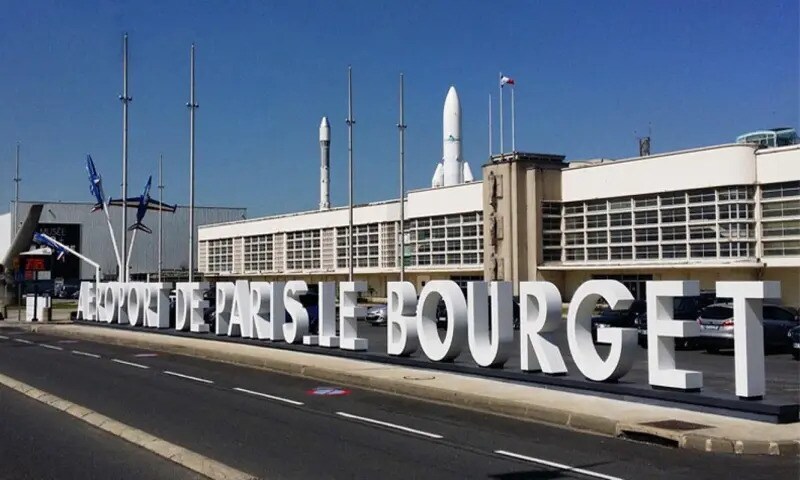 Local d’activités dans Le Bourget à louer - Photo de l’immeuble – Image 3 sur 40