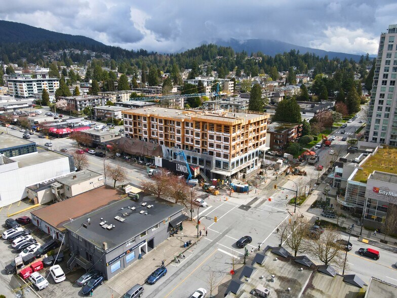 1712 Lonsdale Ave, North Vancouver, BC à vendre - Photo de la construction – Image 3 sur 5